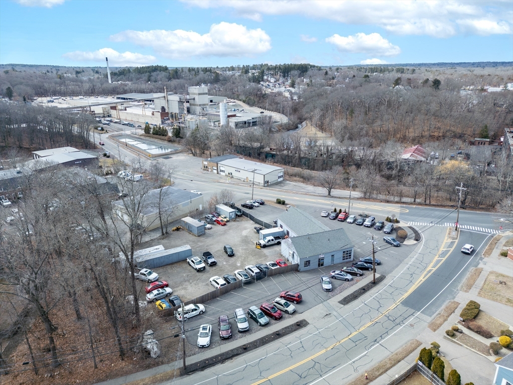 900 Pleasant Street Property Photo 4