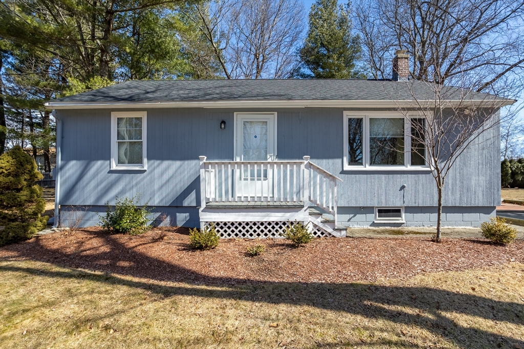 86 Wayside Rd Property Photo