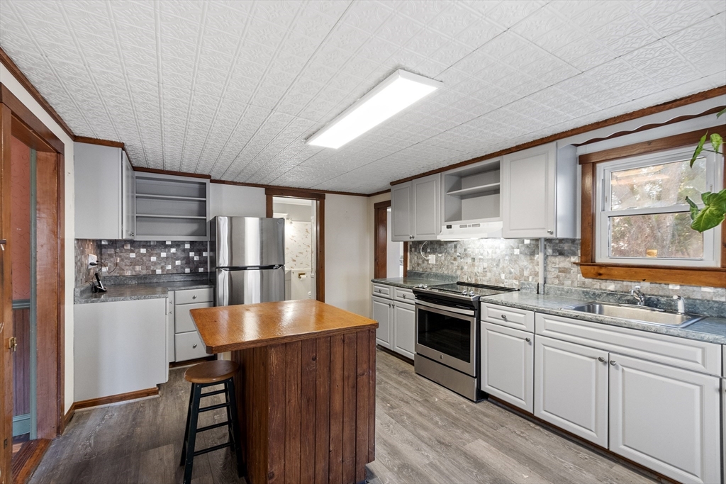 Lunenburg Real Estate Listings Main Image