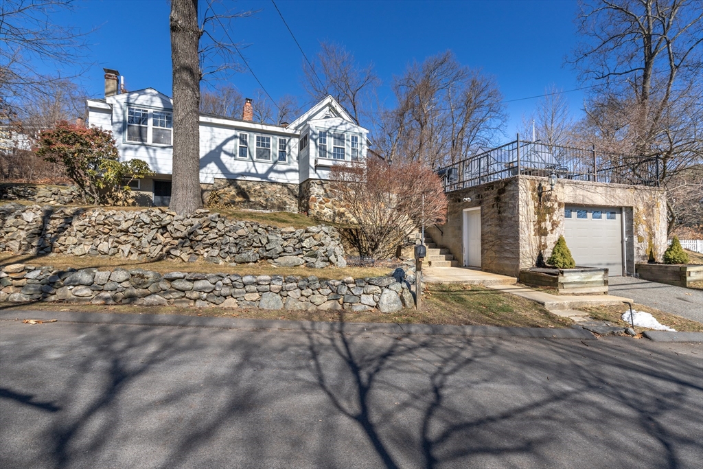 1 Wellesley Ave Property Photo