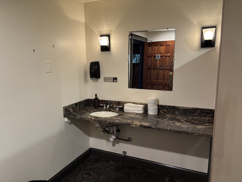 65 Water St Property Photo 16