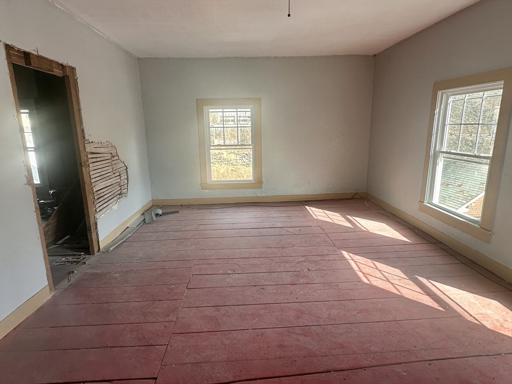 127 Main St Property Photo 22