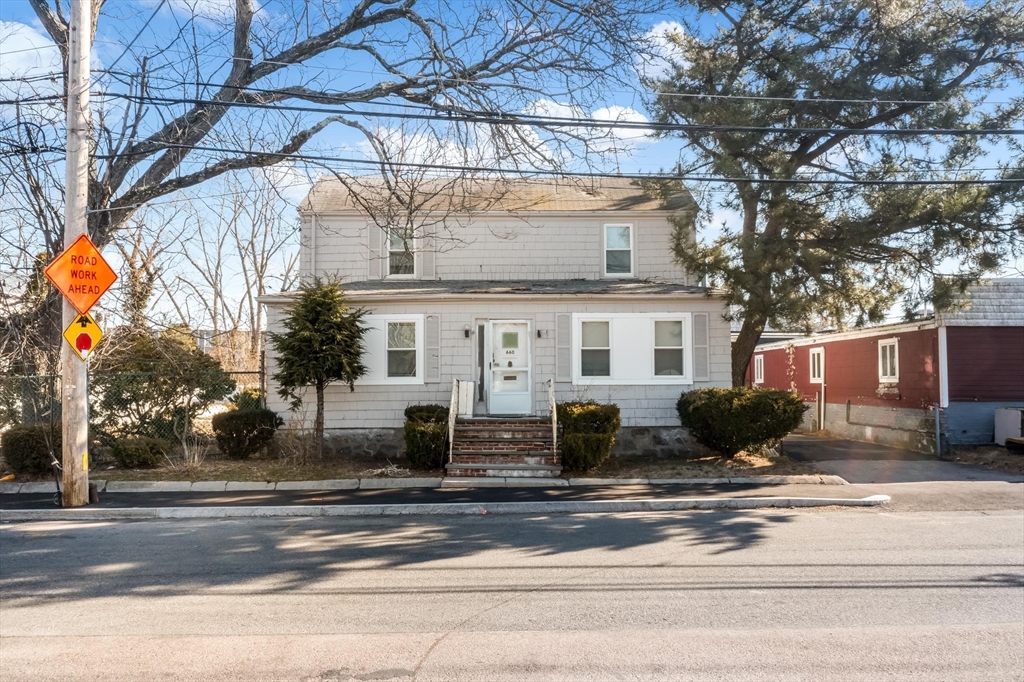 660 Canterbury St Property Photo