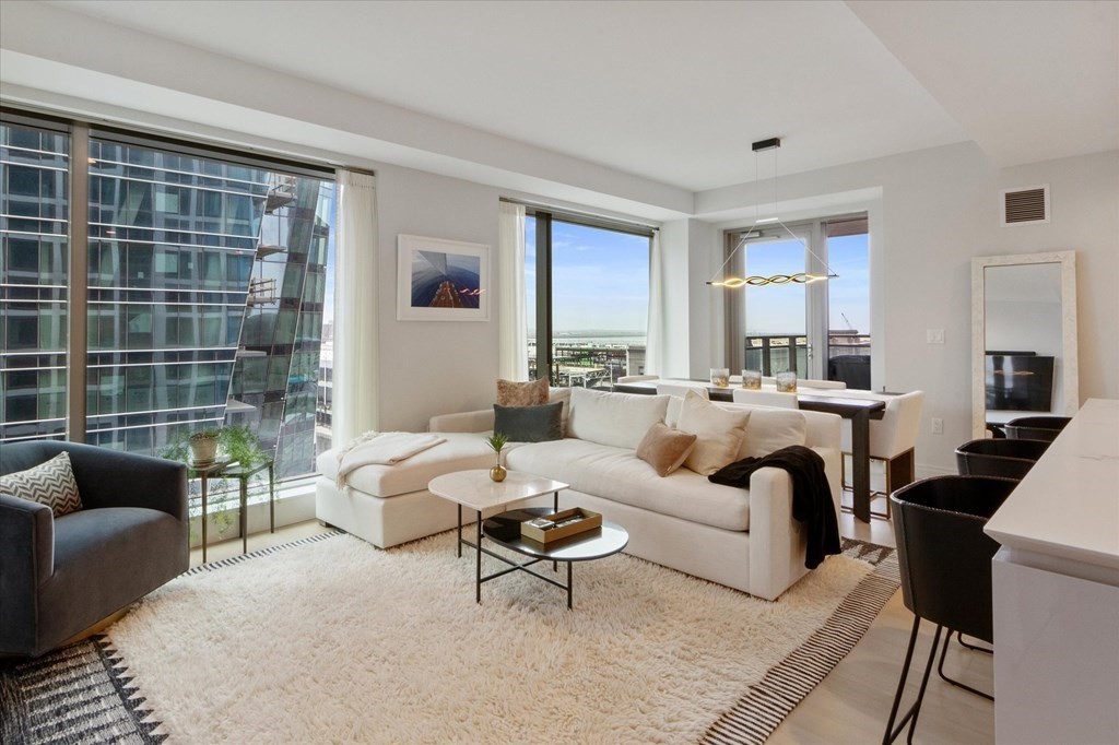 133 Seaport Blvd # 920 Property Photo