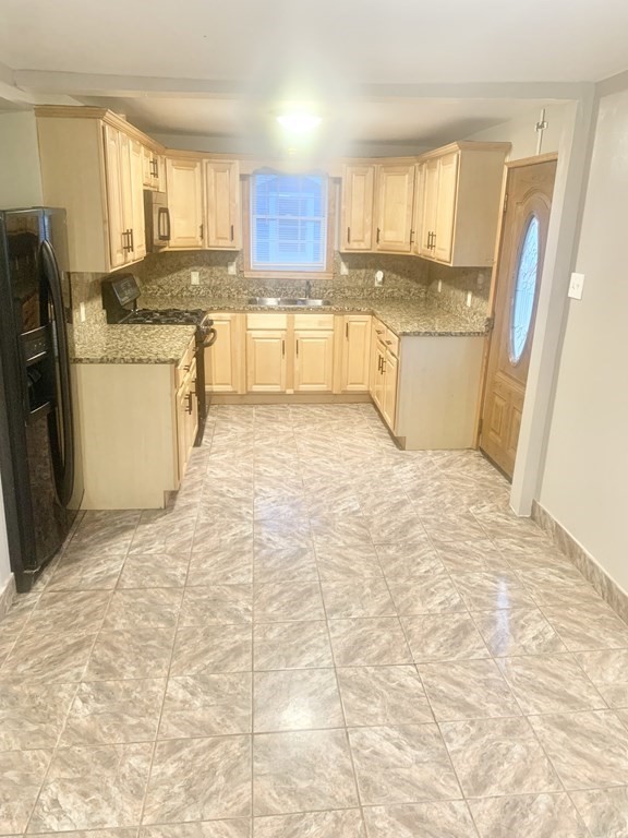 31 Tremont St # 31 Property Photo