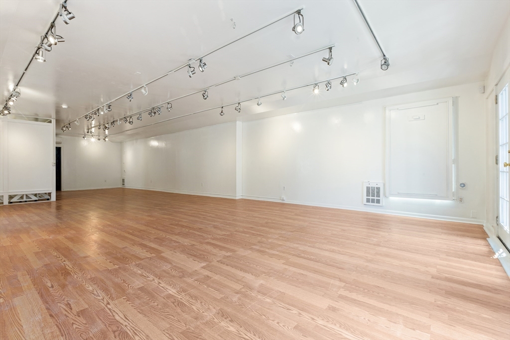 193 Commercial Street # 6b Property Photo 13