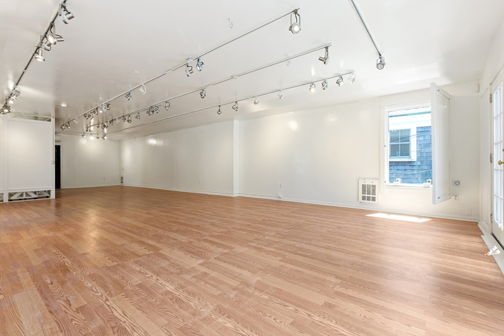 193 Commercial Street # 6b Property Photo 14