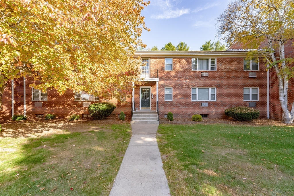 245 Regency Park Dr # 245 Property Photo