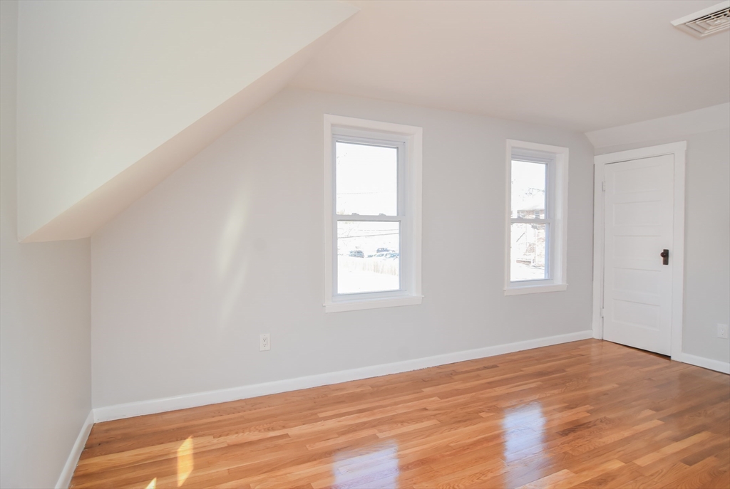 1 Hope Street Property Photo 25