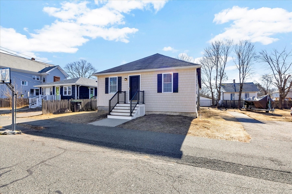 Dedham Real Estate Listings Main Image