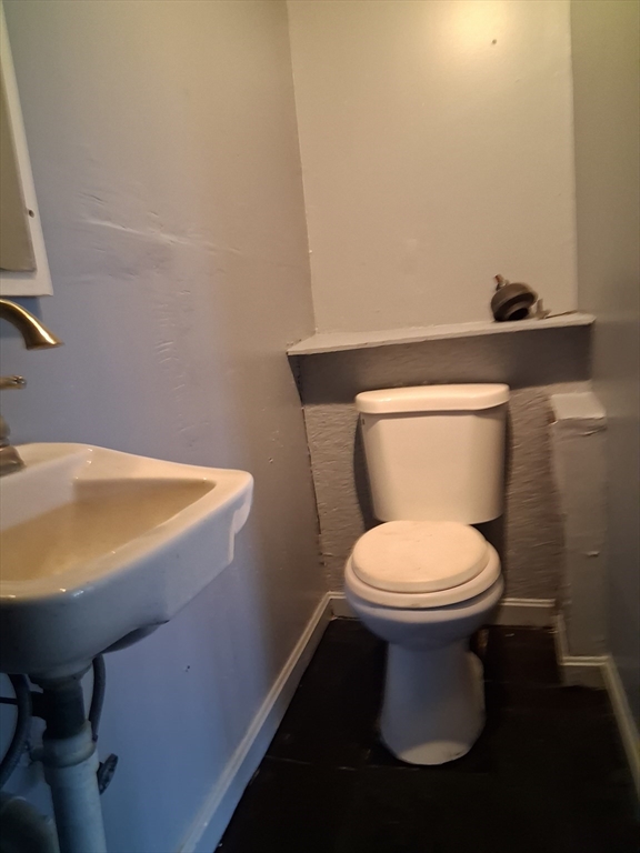 15 Garnet Property Photo 6