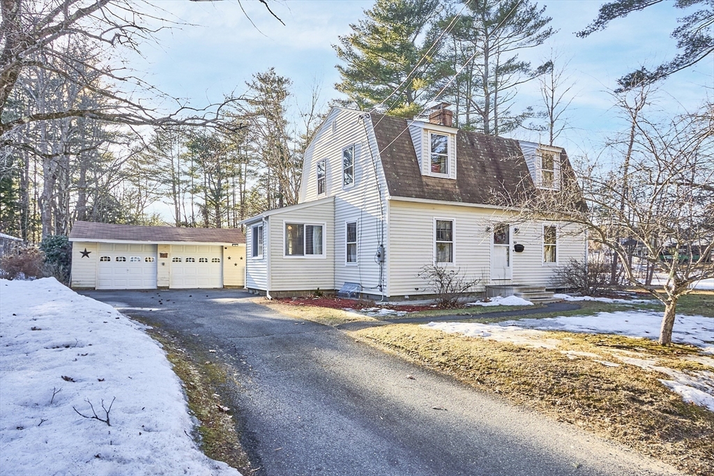 464 Pinedale Ave Property Photo