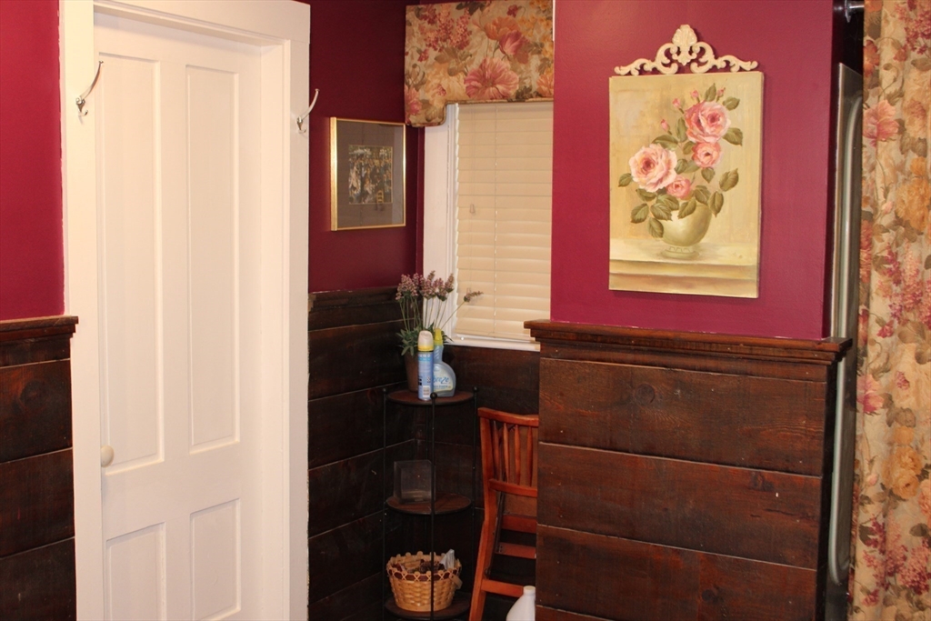 676 Bedford Street Property Photo 11