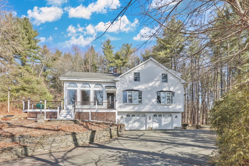 19 Simmons Brook Dr Property Photo