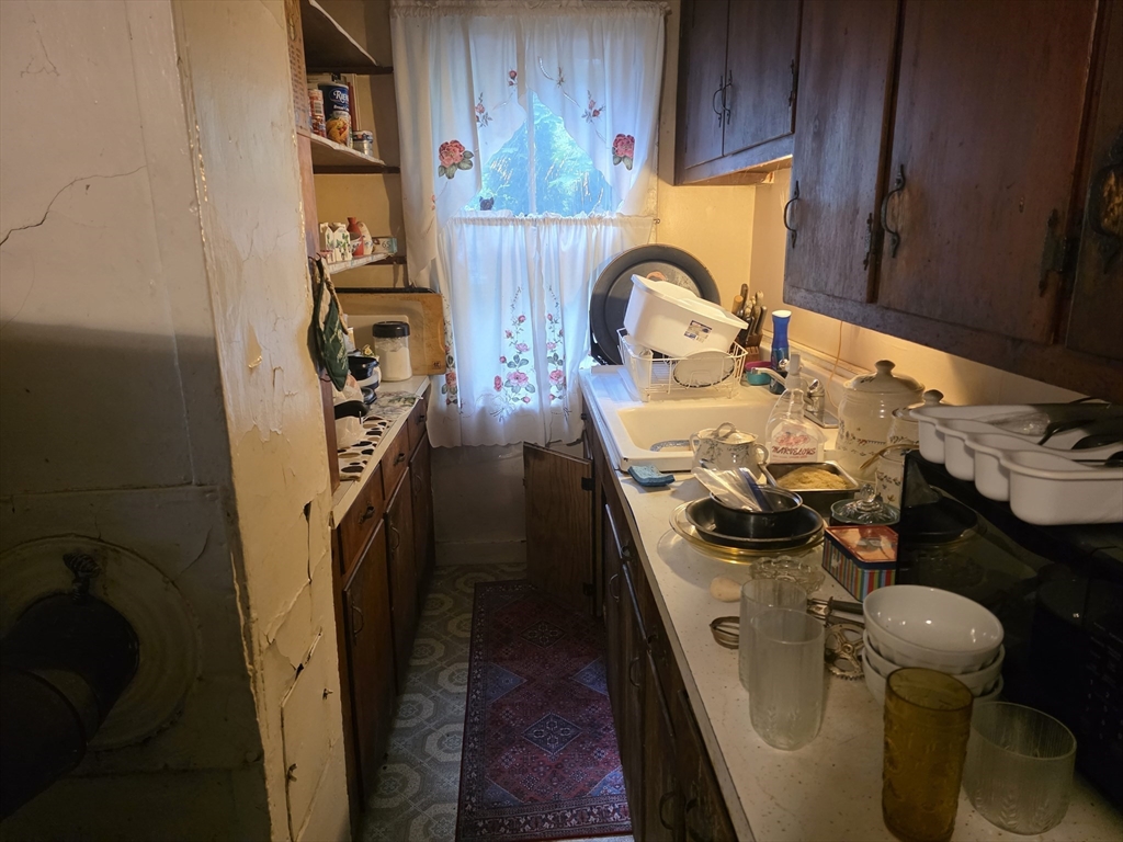 929 Point Rd Property Photo 3