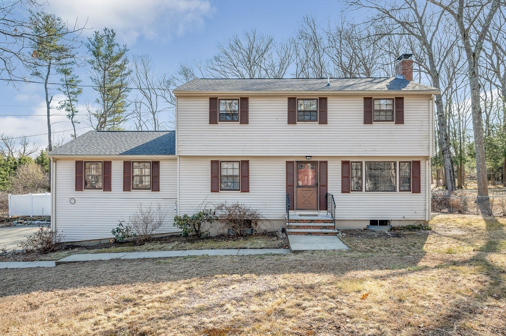565 Elm St Property Photo