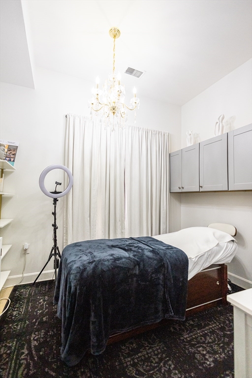 305 Newbury Street Property Photo 16