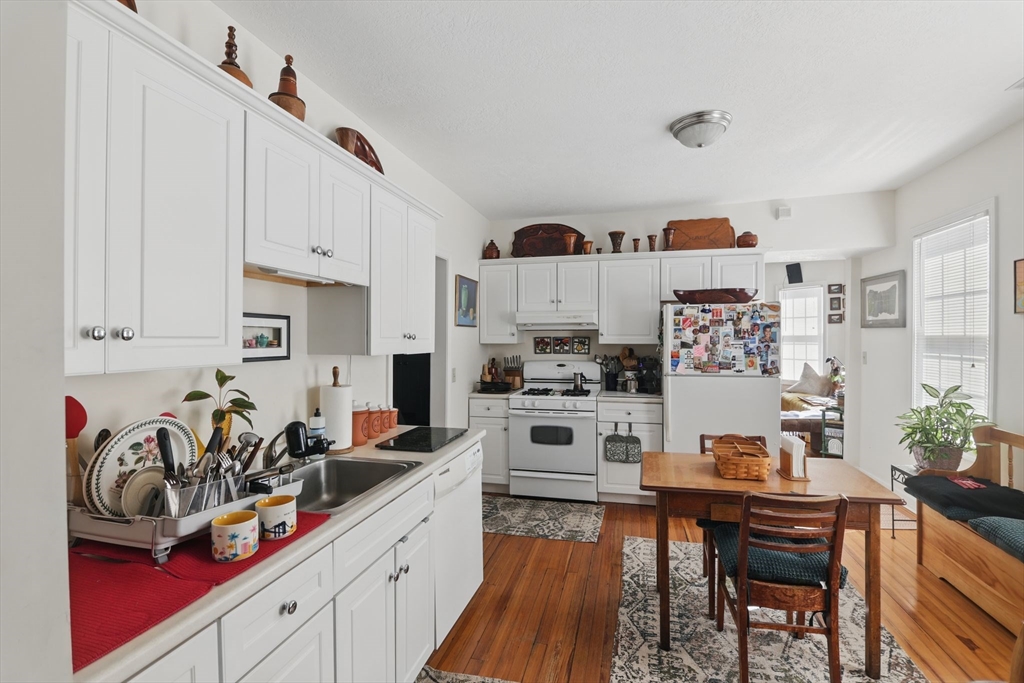 596 Carew Property Photo 17