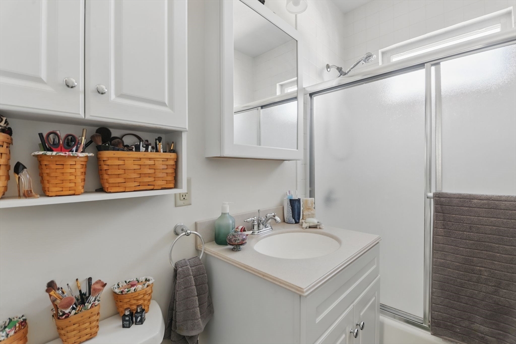 596 Carew Property Photo 19