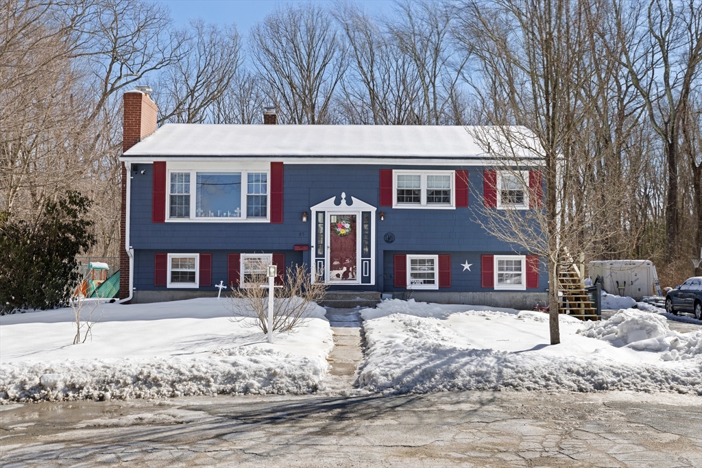 85 Marion Ave Property Photo