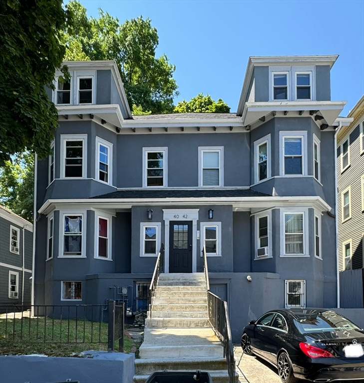40-42 Hillside St Property Photo