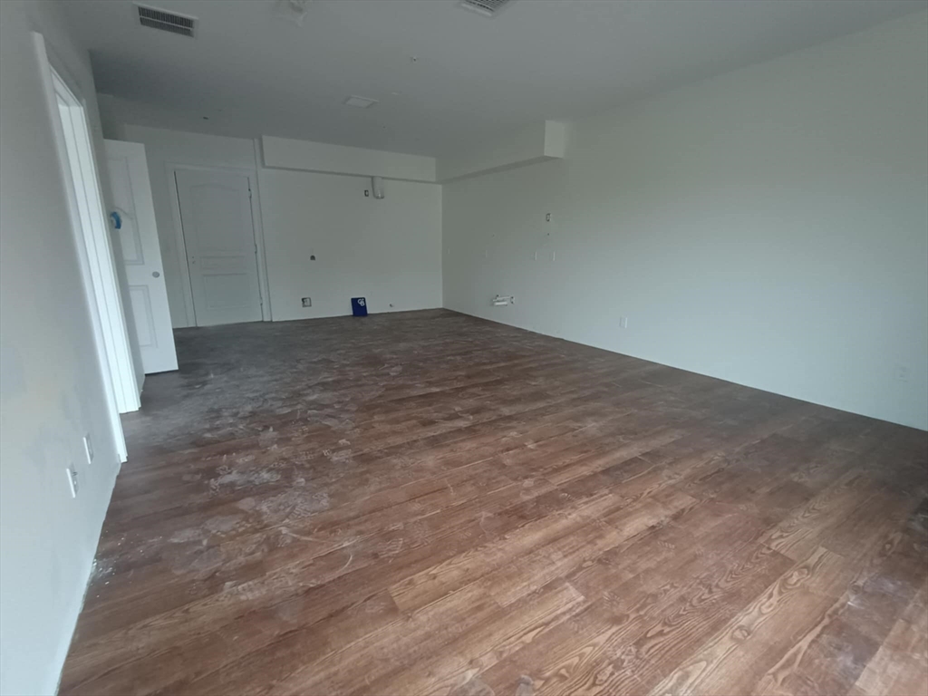 10 Franklin Ave # 402 Property Photo