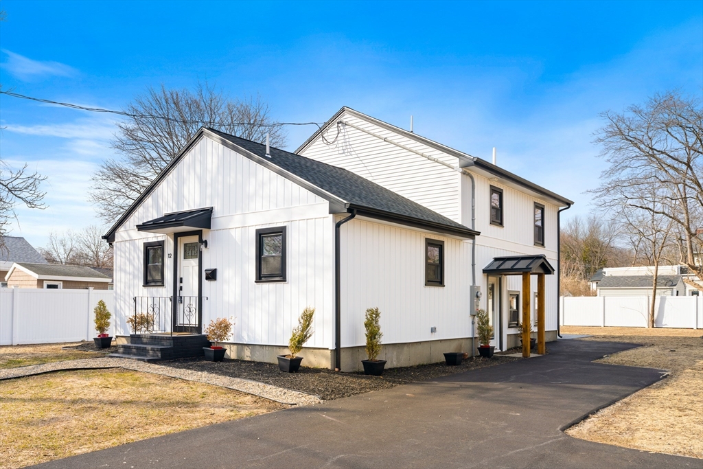 12 Donegal Ln. Property Photo