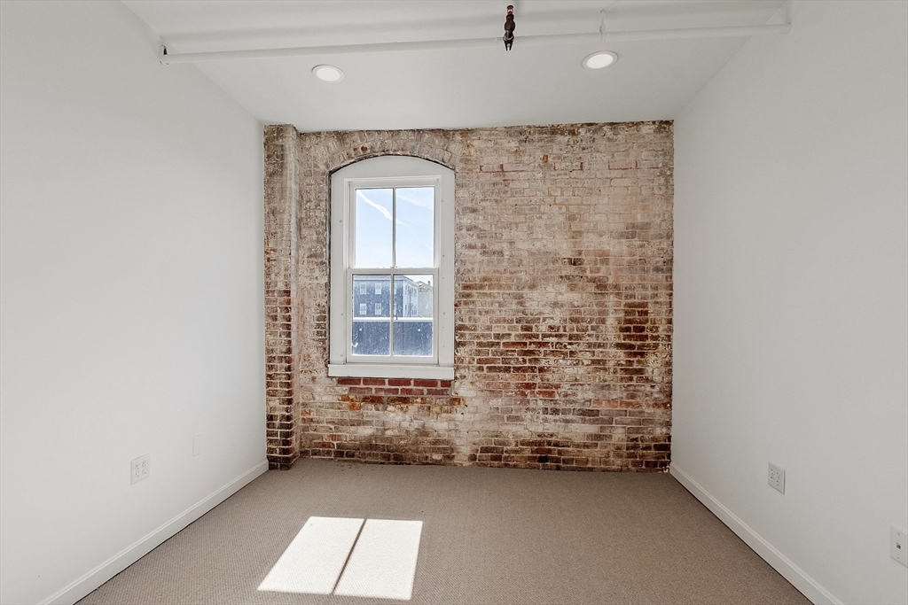97-103 Water Street Property Photo 25