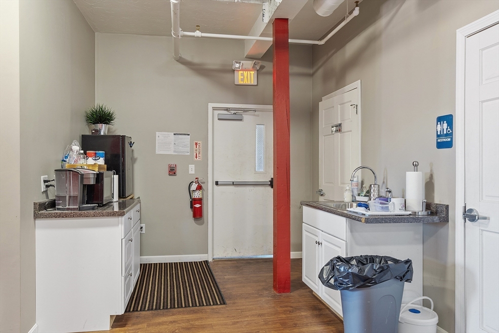 97-103 Water Street Property Photo 32