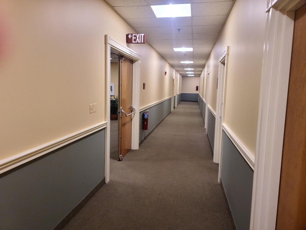 70 Washington St # B Property Photo 4