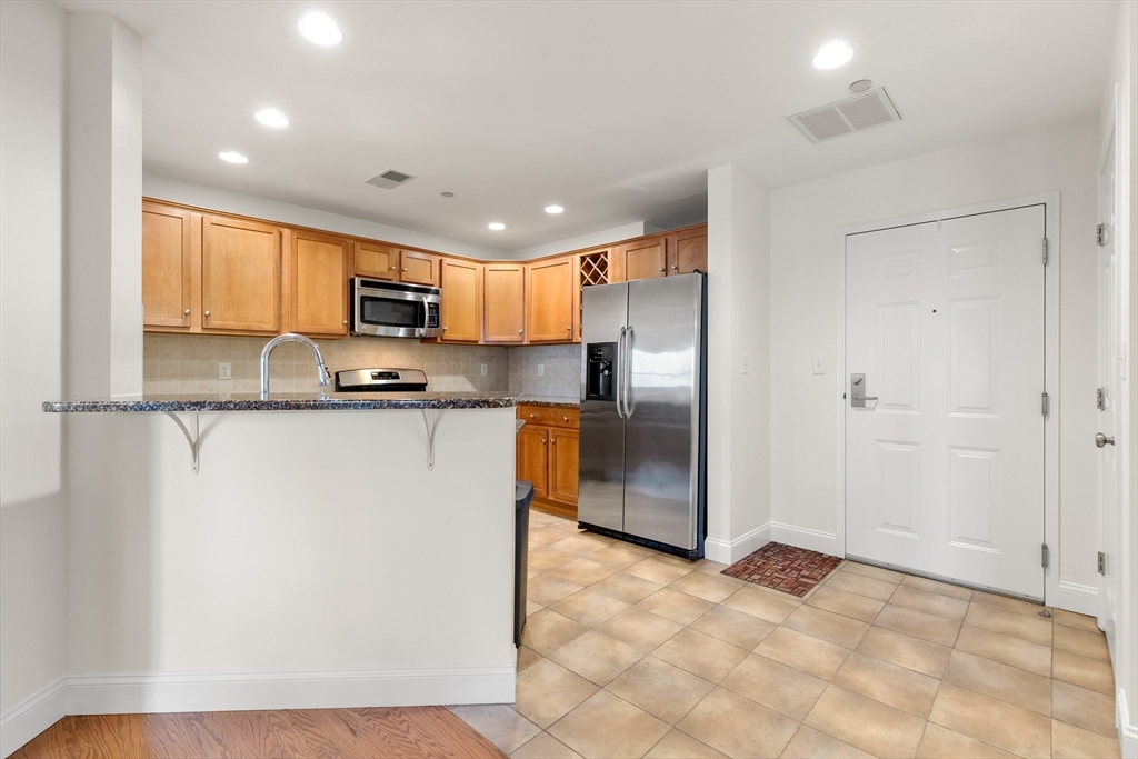 120 Wyllis Avenue # 223 Property Photo