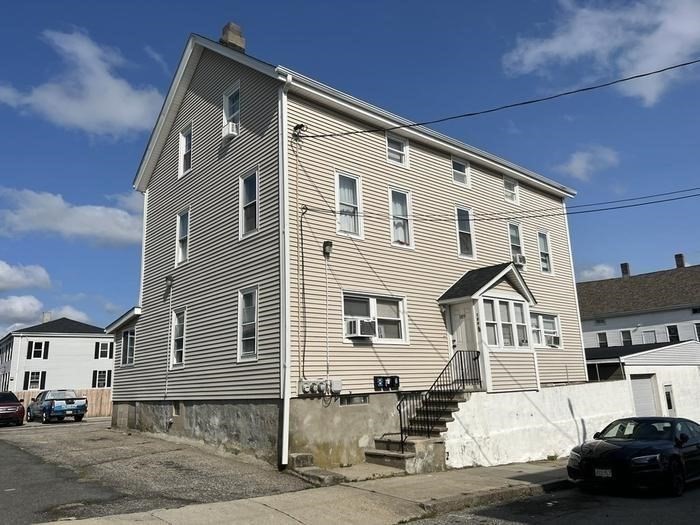 189 5th St # 2 Property Photo