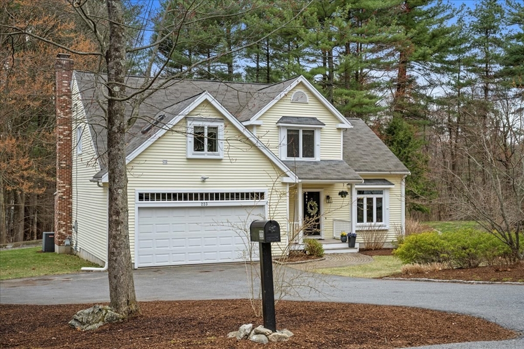 223 Howard St Property Photo