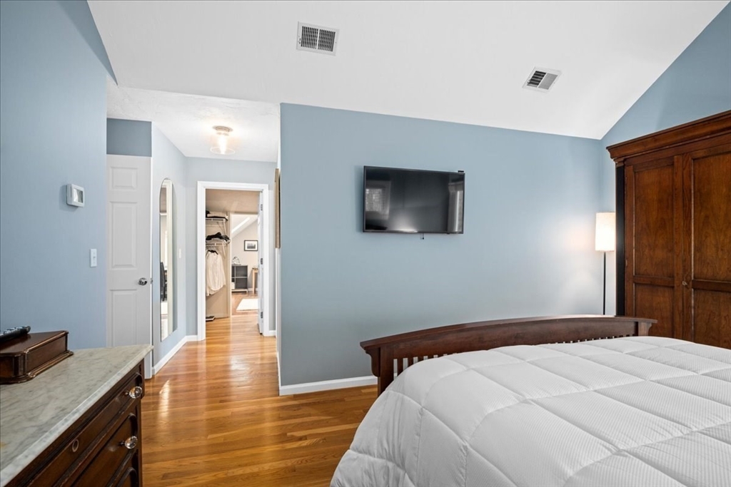 223 Howard St Property Photo 18