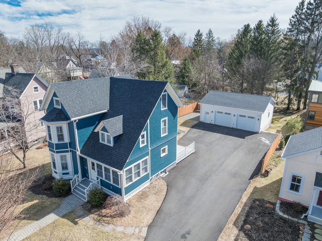 103 Massasoit St Property Photo