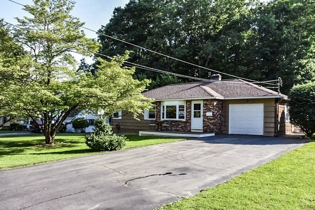17 Charlton Rd Property Photo