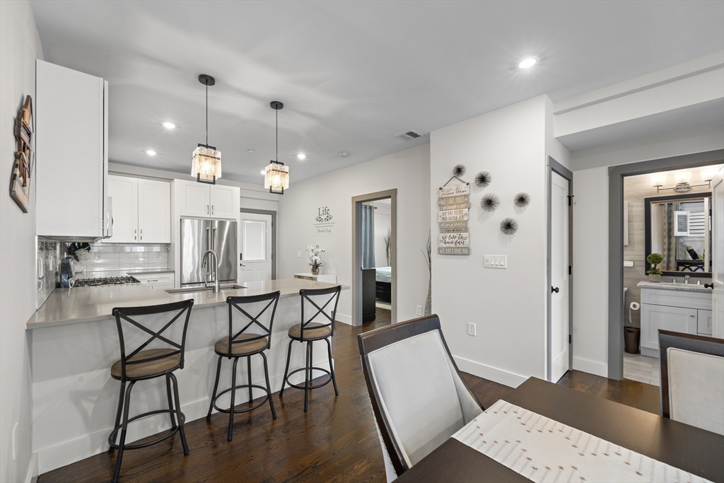 127 Pleasant St # 201 Property Photo