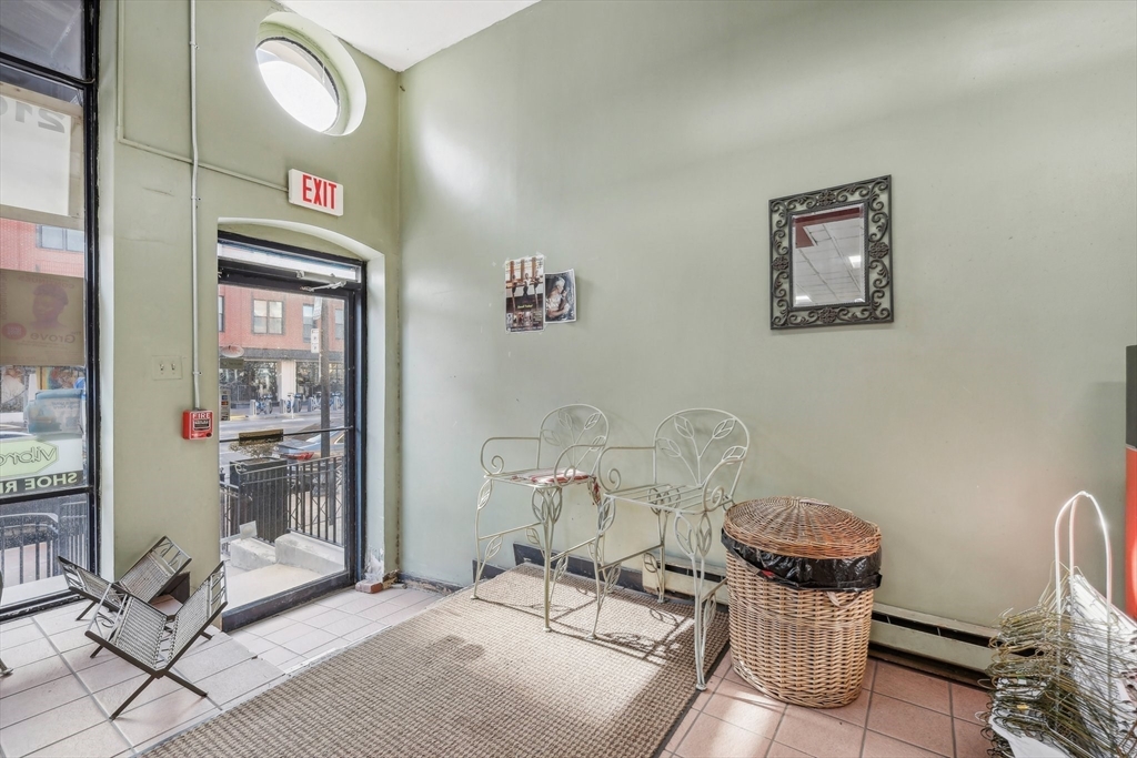 567 Columbus Ave Property Photo 4