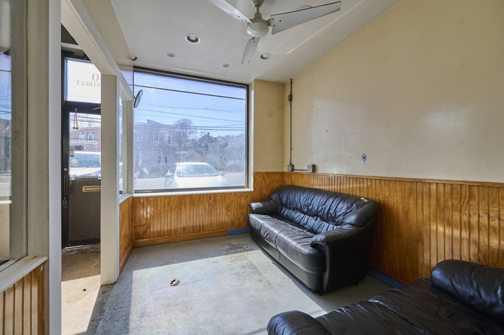 40 Essex St Property Photo 14