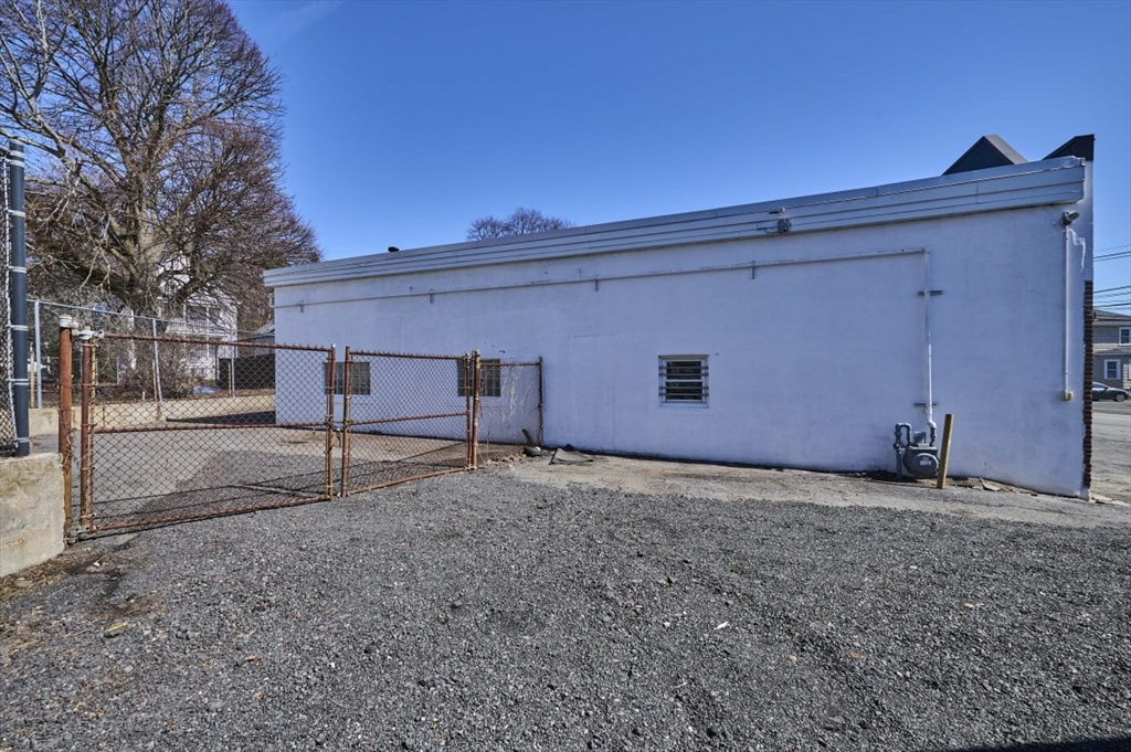 40 Essex St Property Photo 17