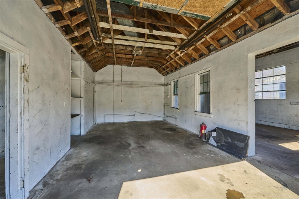 40 Essex St Property Photo 19