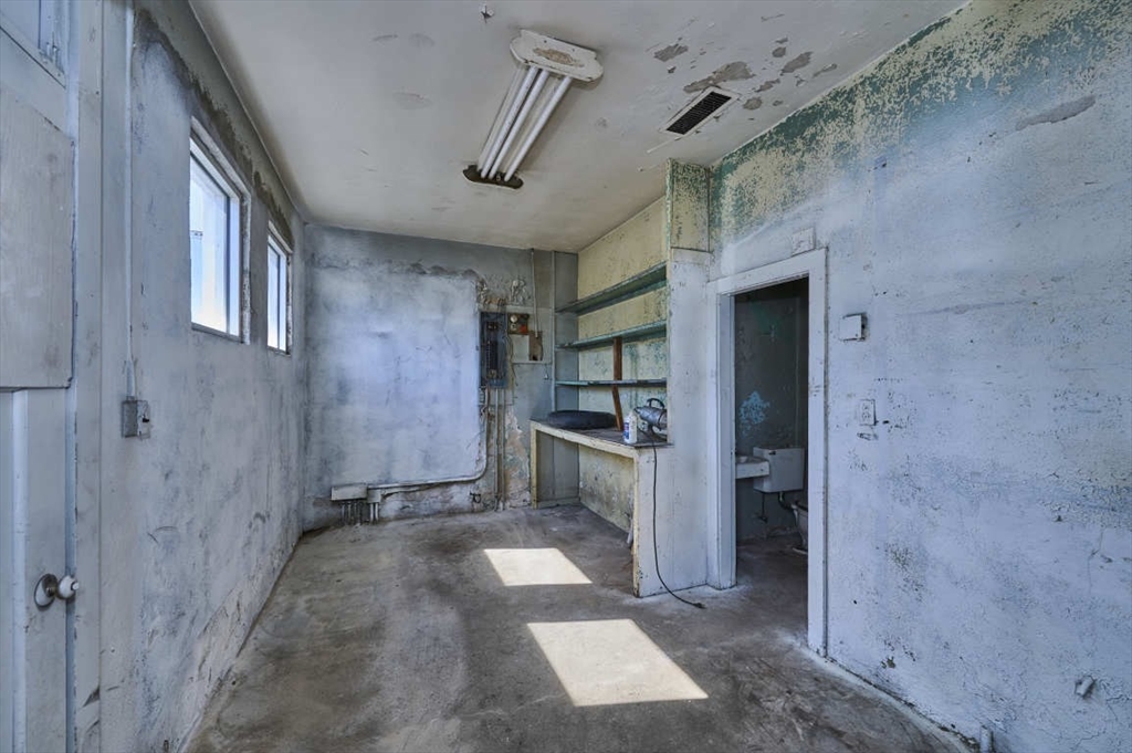 40 Essex St Property Photo 22