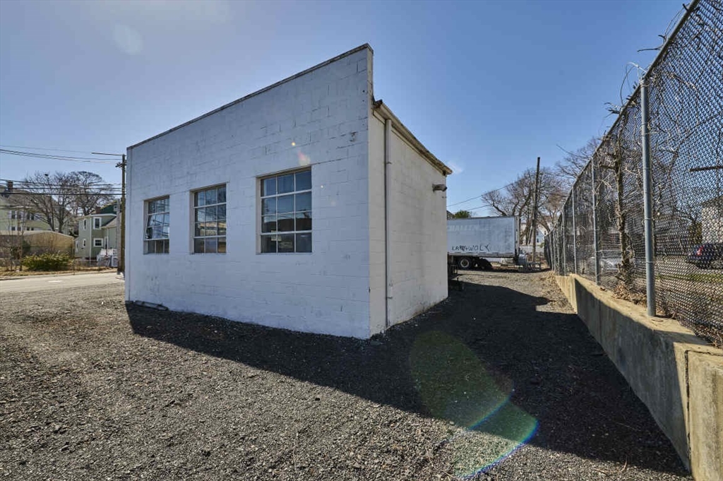 40 Essex St Property Photo 26