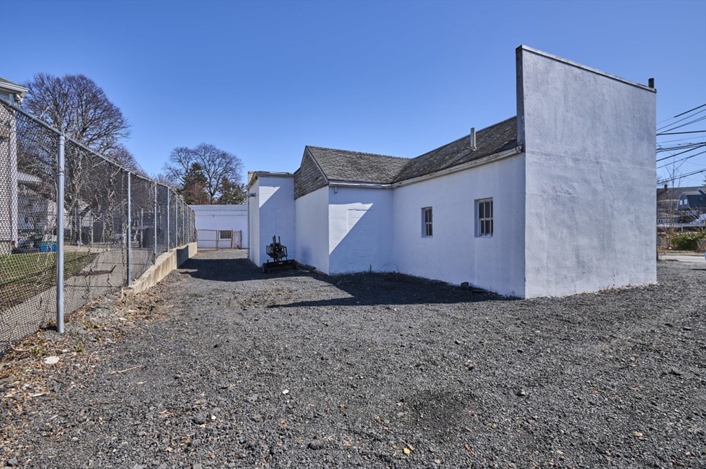 40 Essex St Property Photo 27