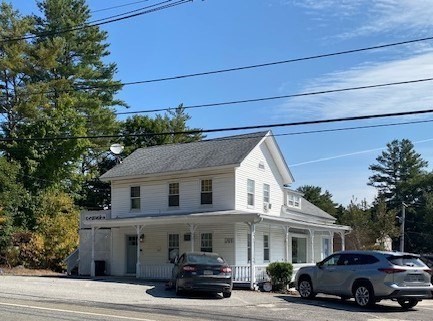 531 Summer St Property Photo 3