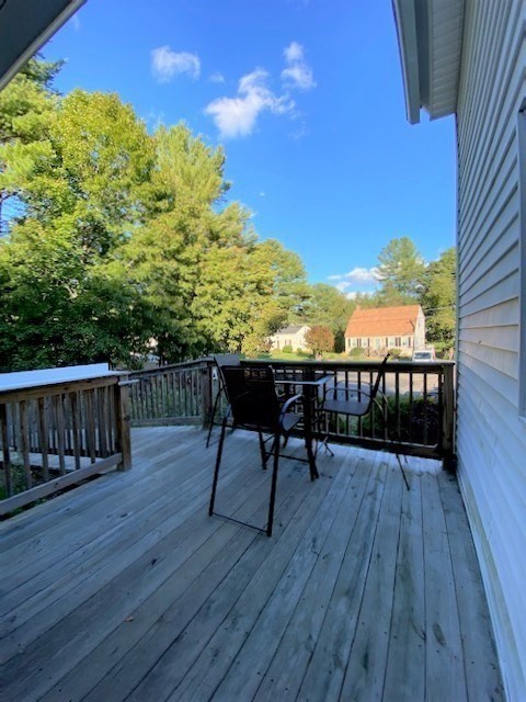 531 Summer St Property Photo 5