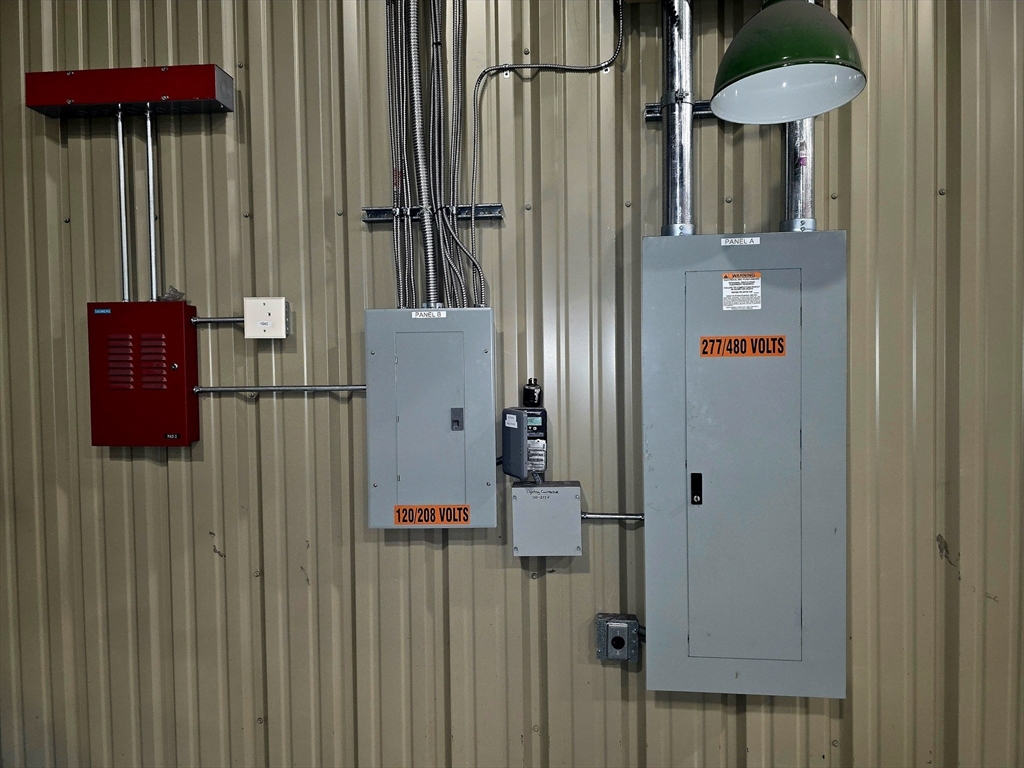 231 Commerce Property Photo 5