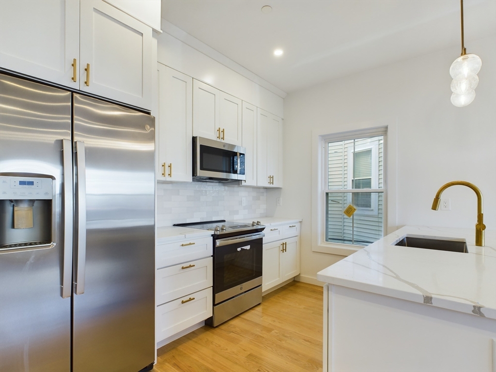 24 Elder St # 1a Property Photo