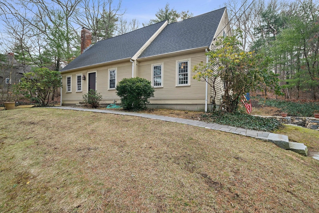 372 Winter St Property Photo