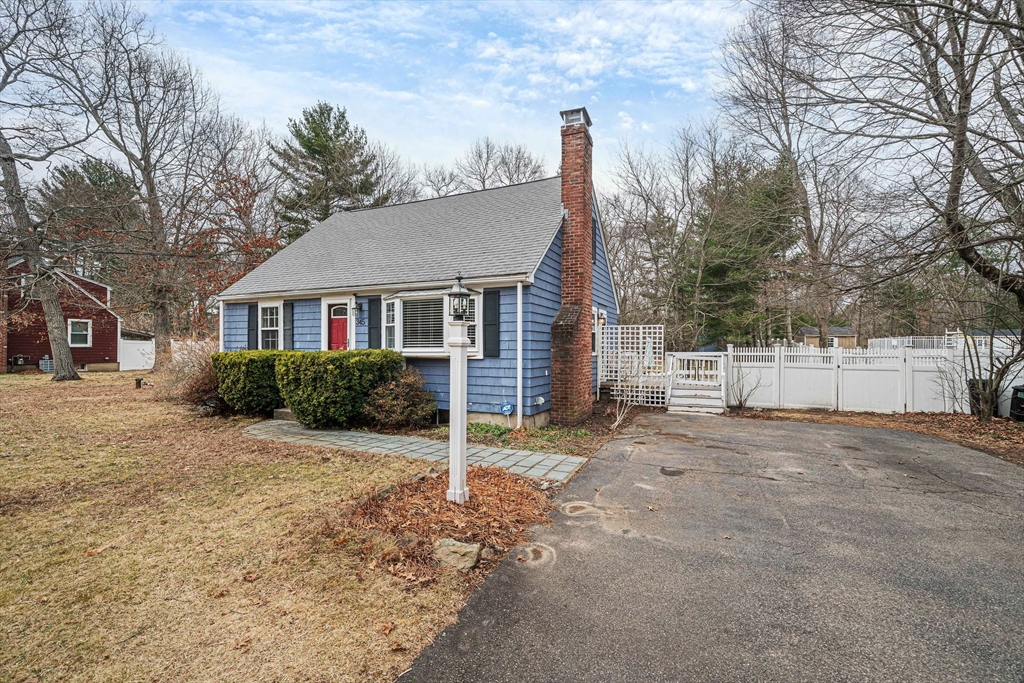 345 Hanover St Property Photo